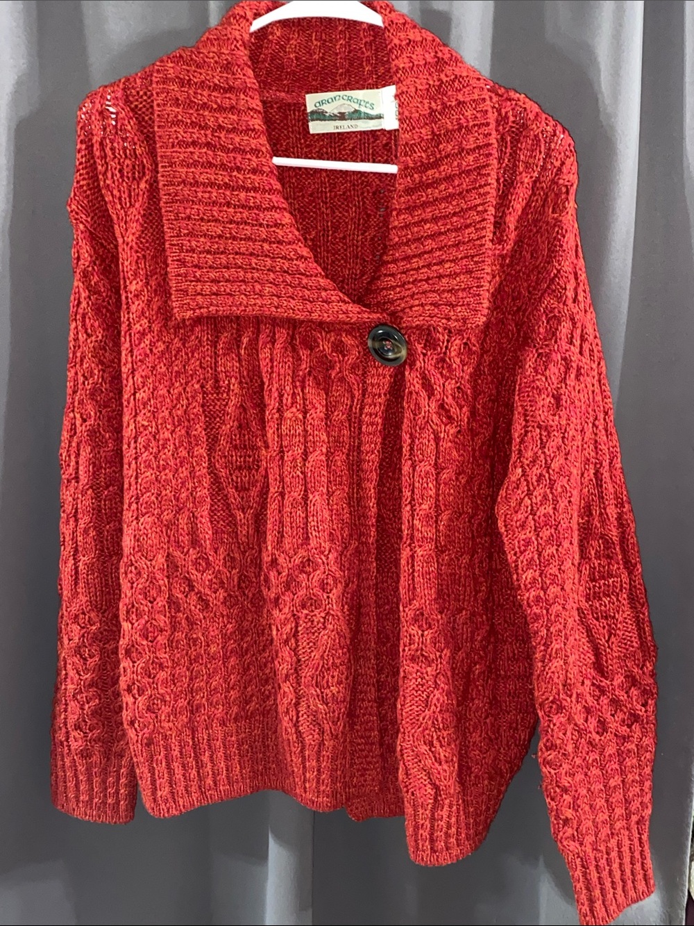 ARAN CRAFTS IRELAND 100% MERINO WOOL SIZE LARGE WINE COLOR SWEATER CLEAN GUC